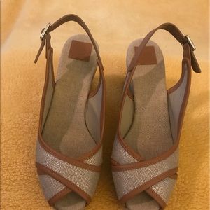 EUC Tory Burch Wedge Heeled Sandal Size 7